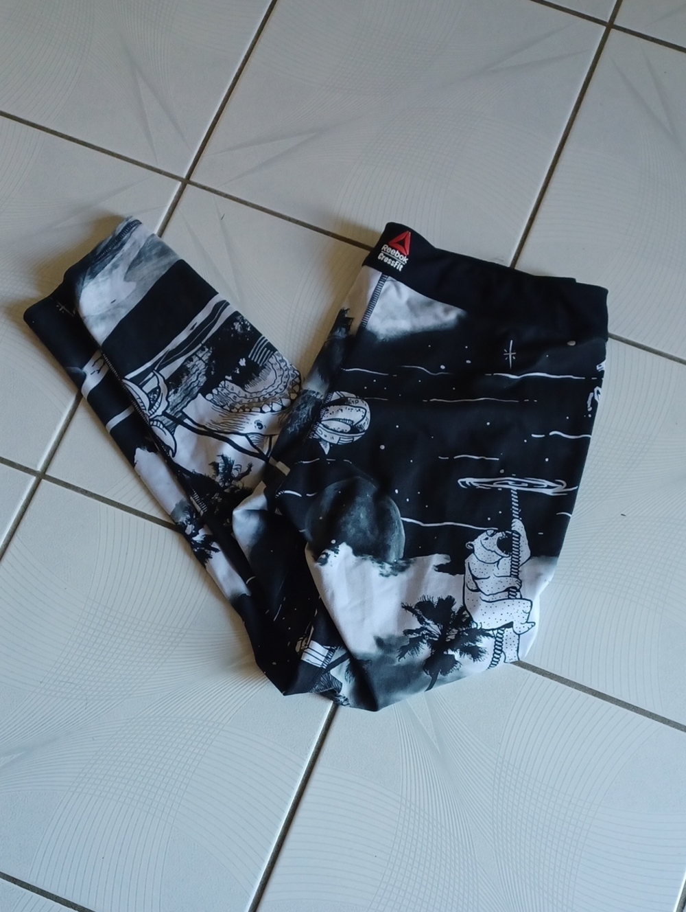 4/$80 Reebok Crossfit Leggings - Size XL